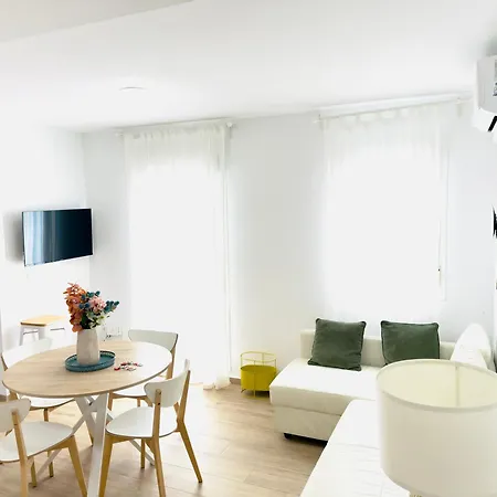 Erytheia, Tranquilo, A 150 Metros De La Playa Y Pleno Casco Historico * Conil De La Frontera