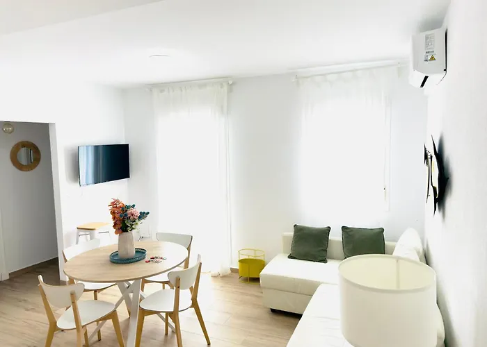 Erytheia, Tranquilo, A 150 Metros De La Playa Y Pleno Casco Historico * Conil de la Frontera