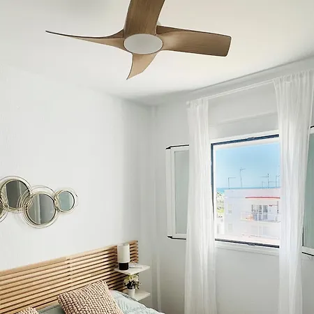 Erytheia, Tranquilo, A 150 Metros De La Playa Y Pleno Casco Historico Conil De La Frontera